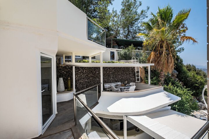 Terrace/Patio 48 of 129