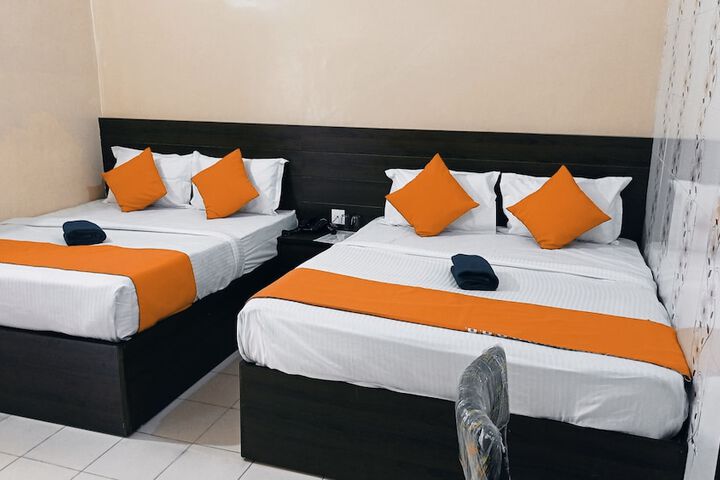 Room 3 of 25