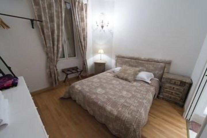 Room 4 of 24