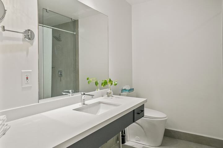 Comfort Room 1 King Bed Jetted Tub (4 of 23)