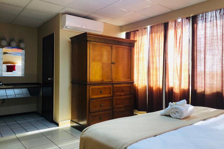 Room 6 of 40