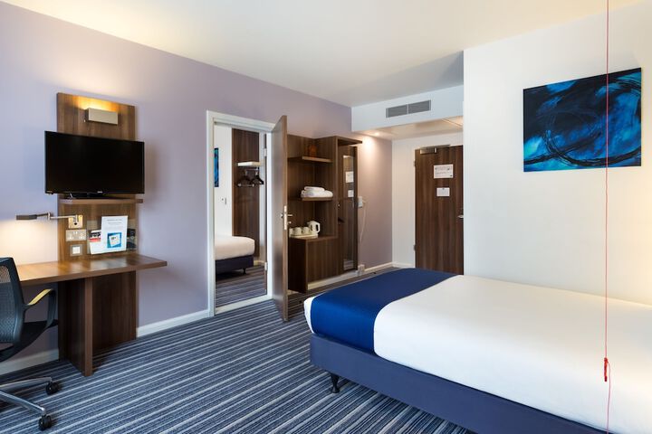 Room 13 of 51