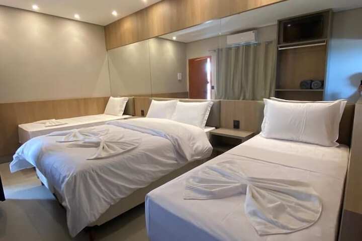 Room 16 of 102
