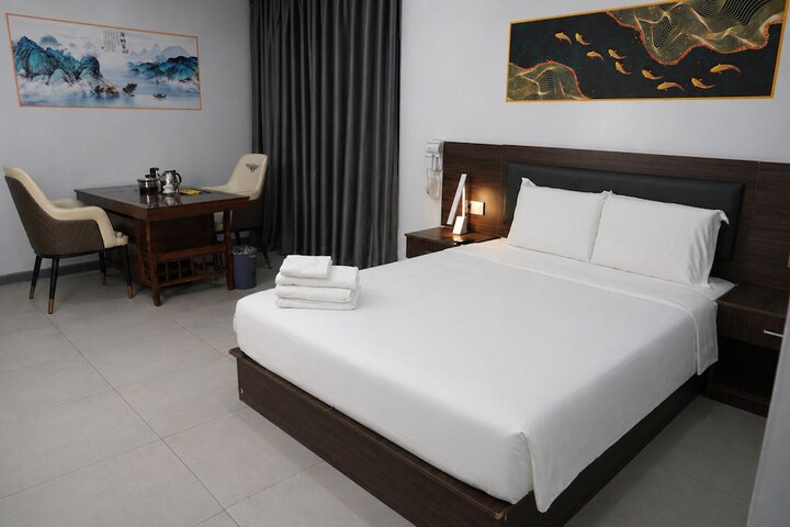 Room 17 of 20