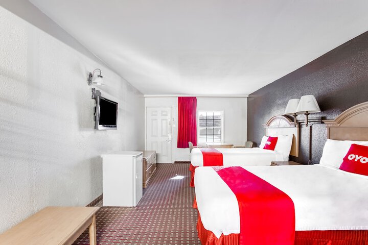 Room 10 of 28