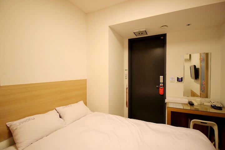 Room 18 of 44