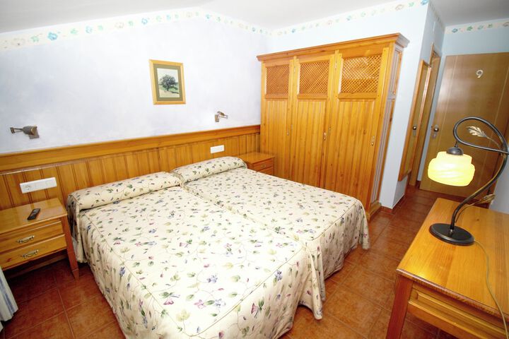 Room 8 of 18