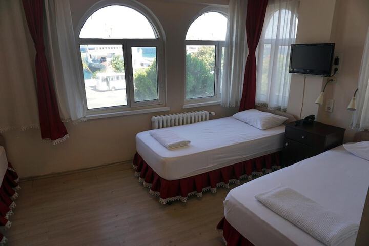 Room 27 of 66