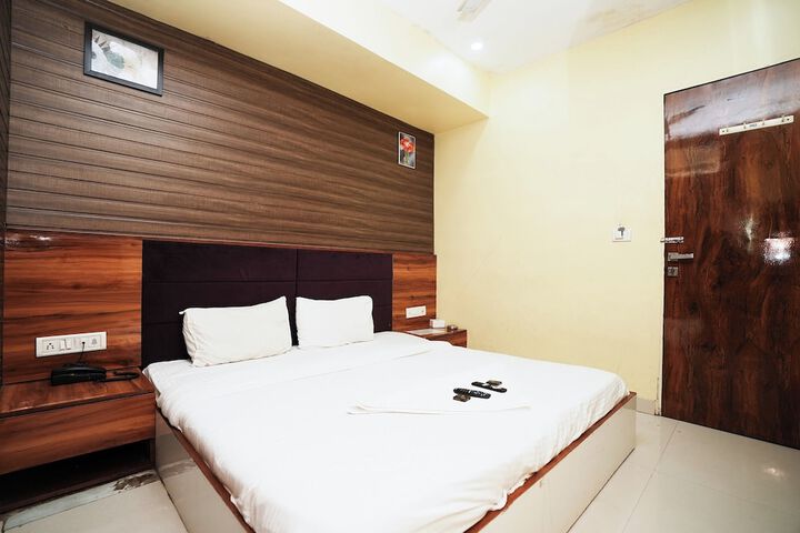 Room 12 of 24