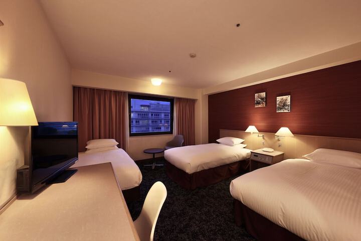 Room 12 of 21