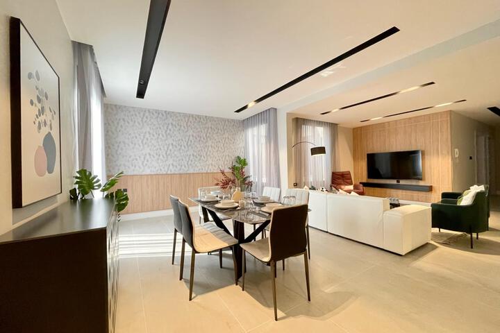 Room 7 of 83