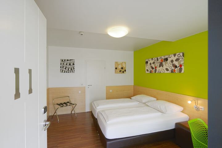Room 6 of 36