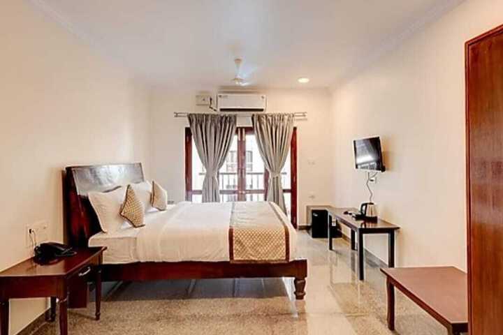 Room 2 of 25