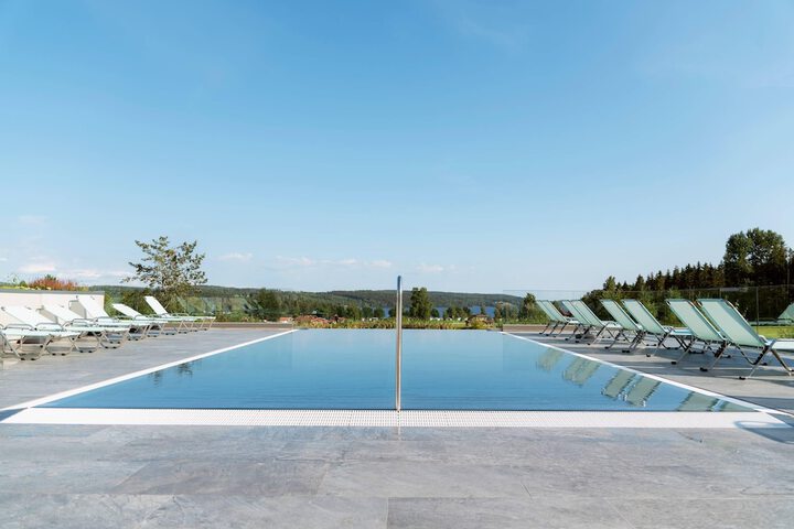 Pool 58 of 101