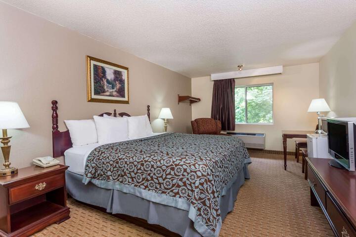 1 King Bed (6 of 11)