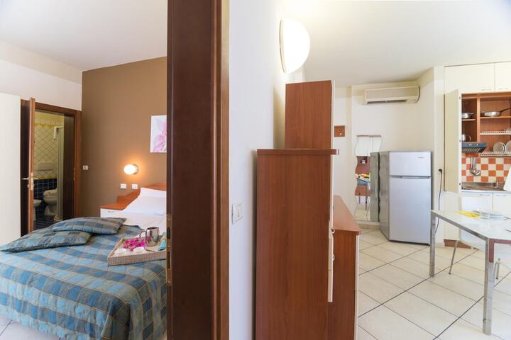 Room 10 of 35