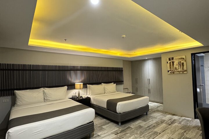 Room 10 of 34