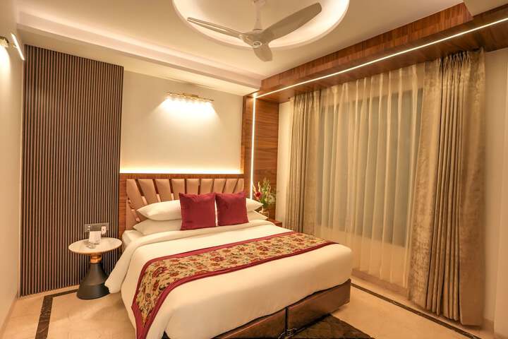 Room 28 of 62