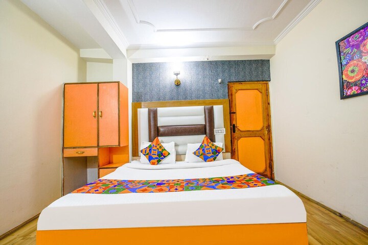 Room 16 of 25