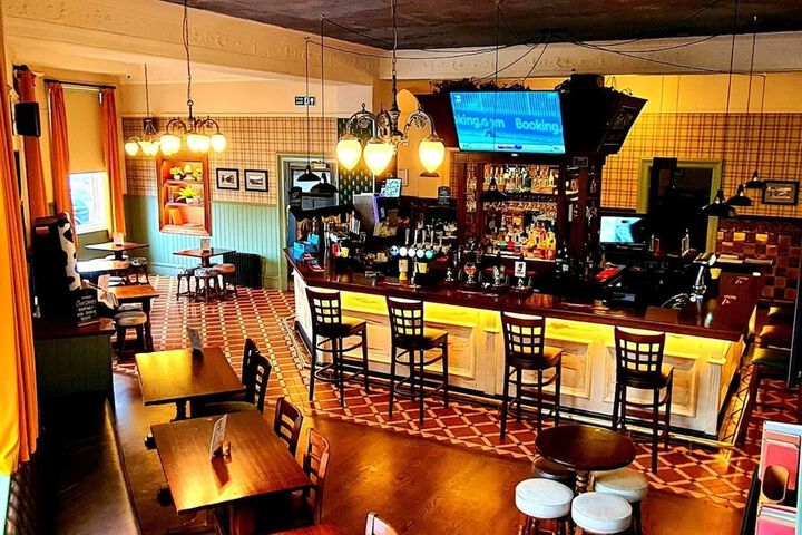 Lounge 19 of 28