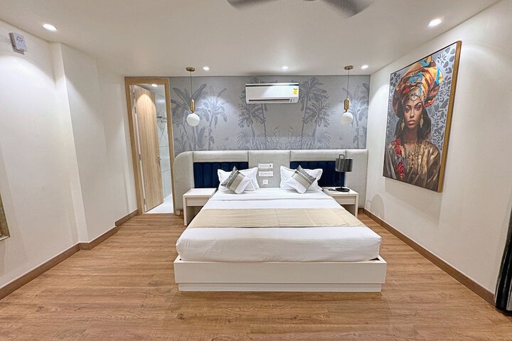 Room 19 of 76