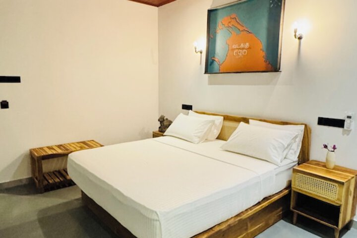 Room 6 of 32