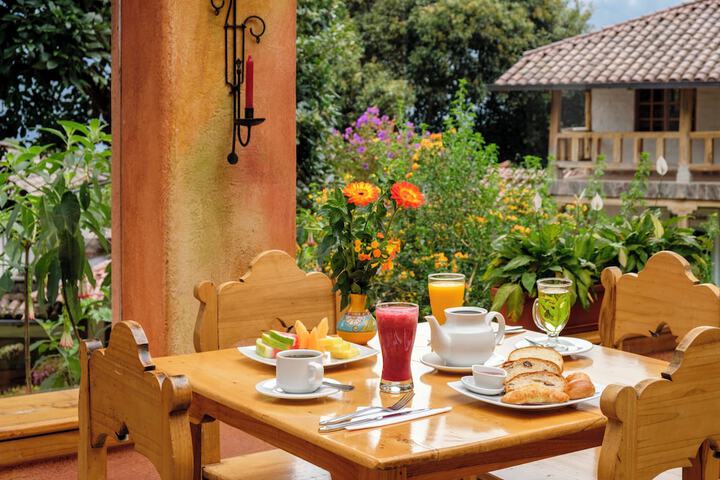 Breakfast/Coffee Service 132 of 152