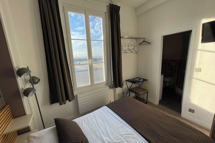 Room 37 of 58
