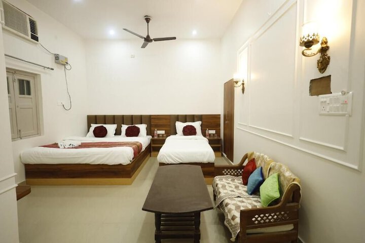 Room 12 of 22