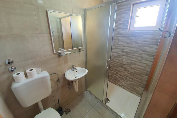 Room 14 of 20