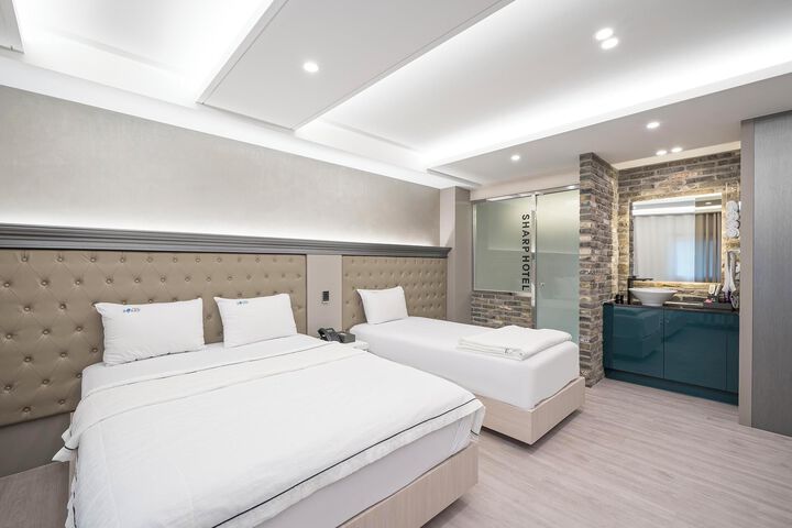 Room 20 of 58