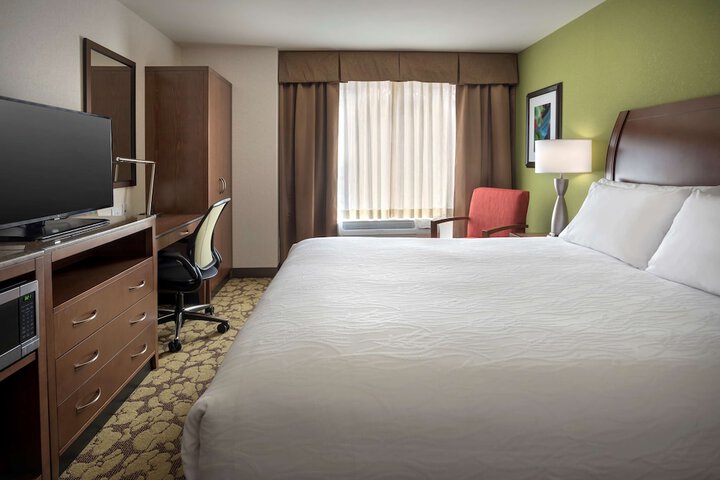 1 King Bed (9 of 12)