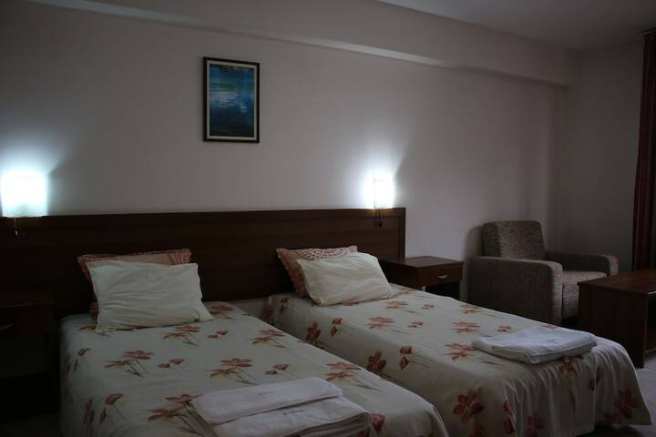 Room 9 of 35