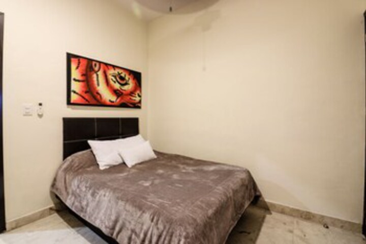 Room 4 of 69