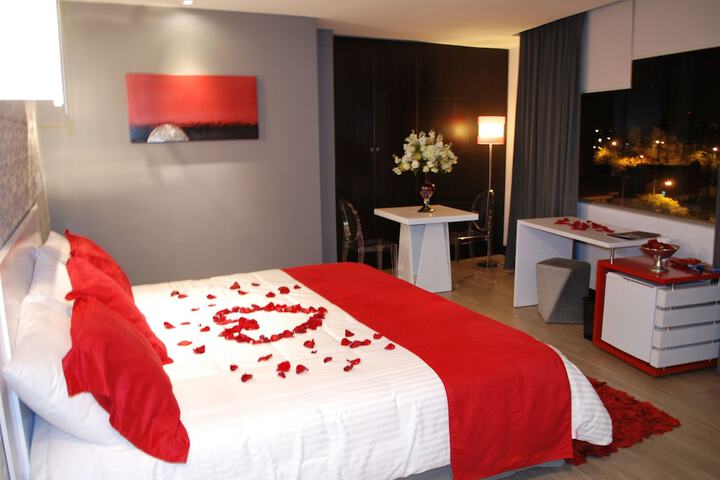 Room 4 of 43