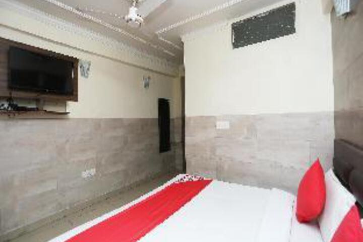 Room 15 of 30