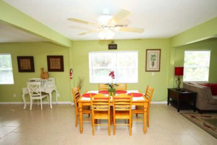 Room 6 of 24