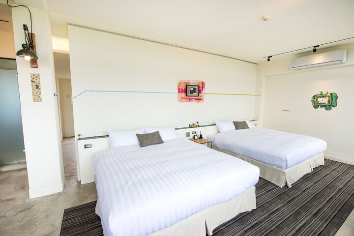 Room 13 of 127
