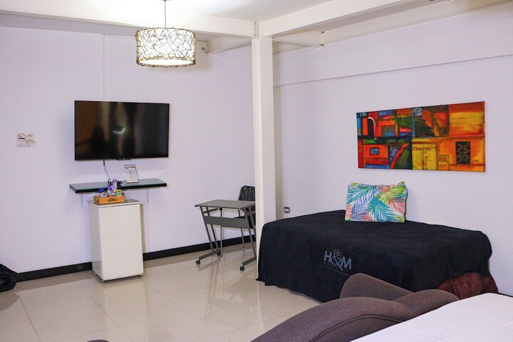 Room 8 of 21