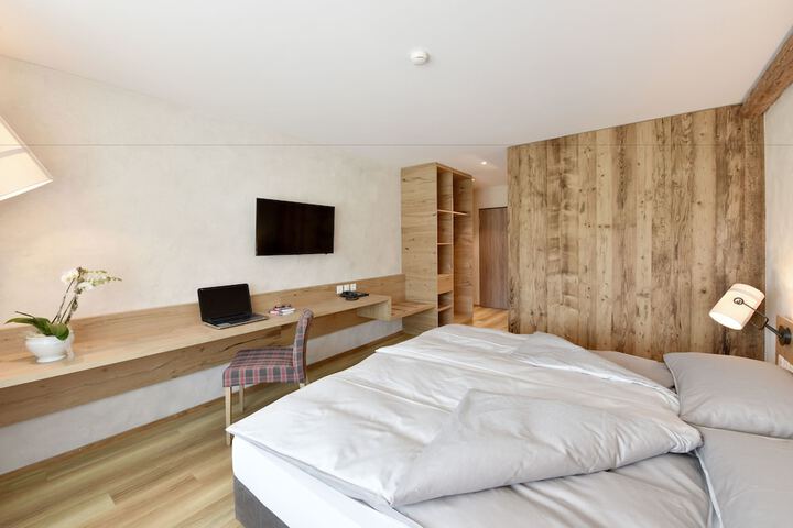 Room 5 of 56