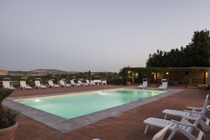 Pool 80 of 130
