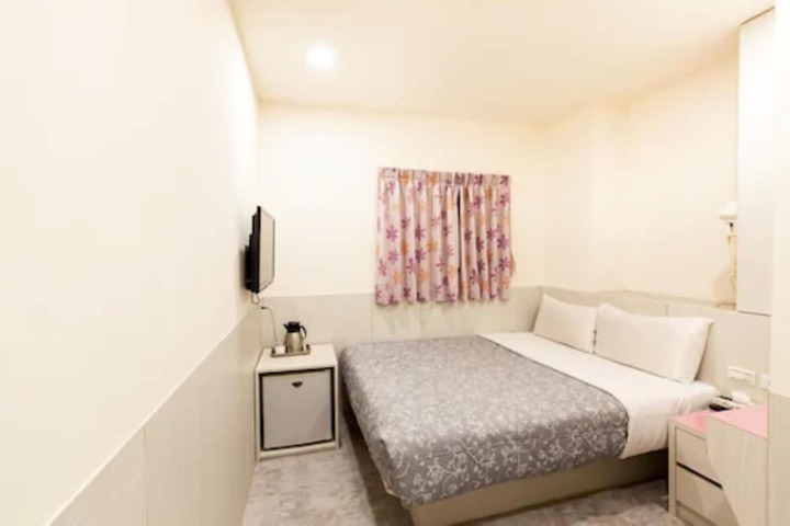 Room 19 of 50