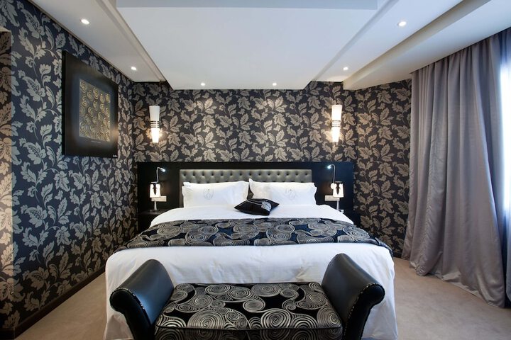 Room 16 of 97
