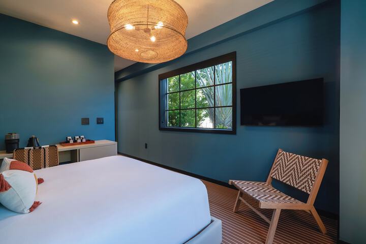 Room 17 of 42