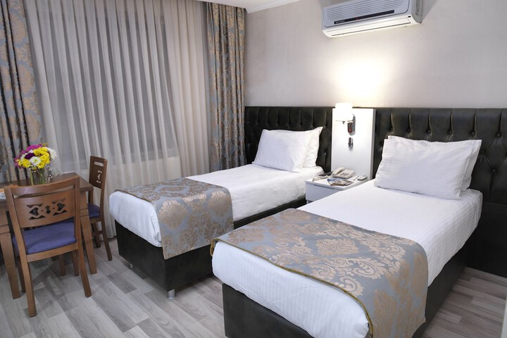 Room 5 of 26