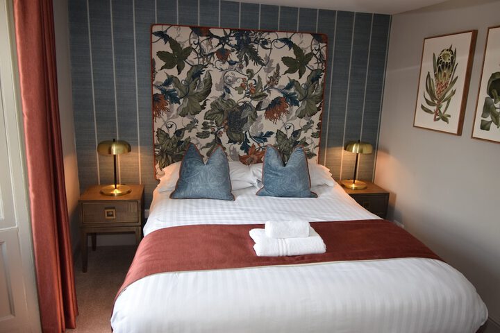 Room 4 of 23