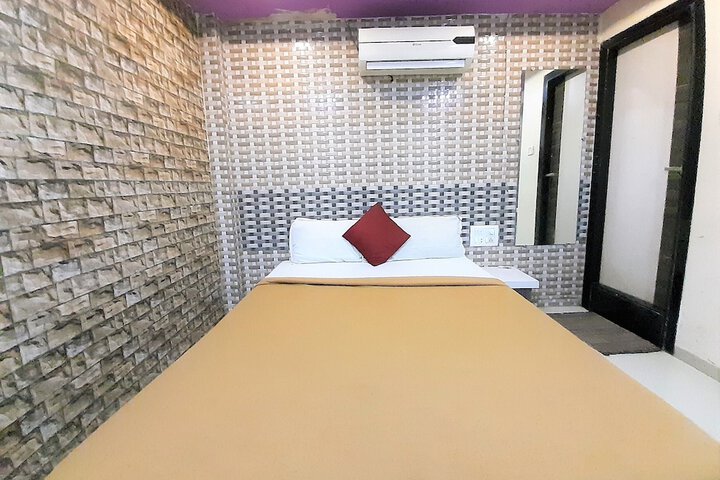Room 2 of 11