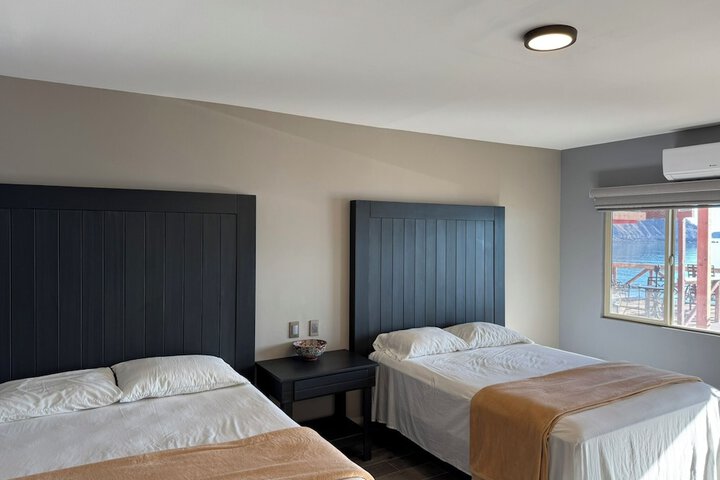 Room 6 of 17