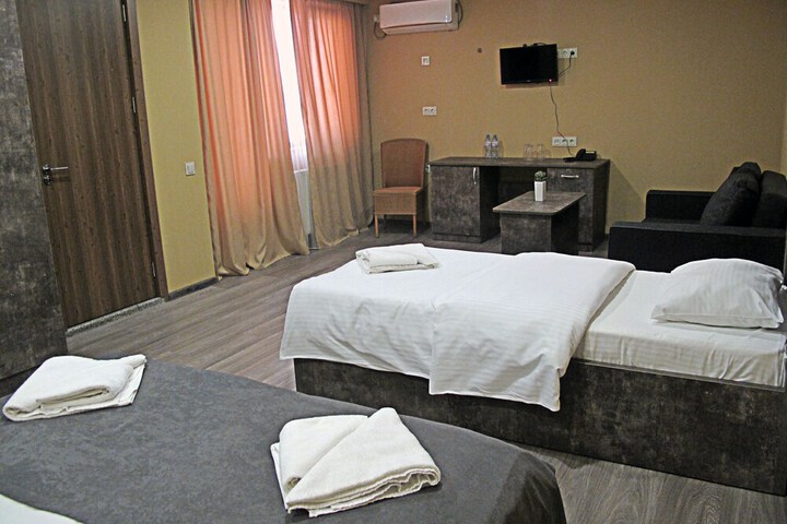 Room 14 of 86