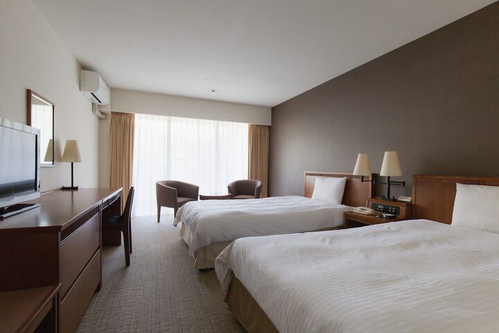 Room 4 of 89
